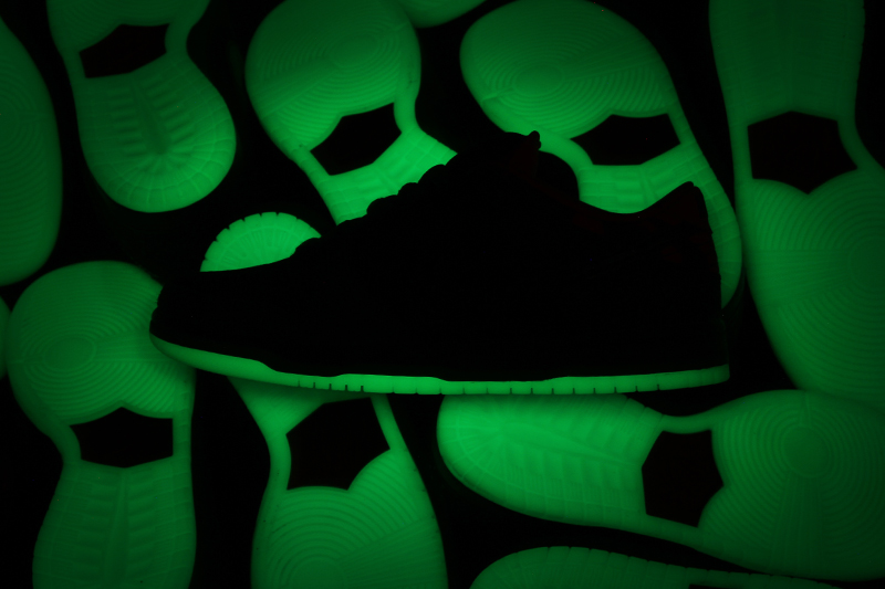premierNL_low_glowtease