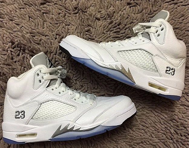 Air-Jordan-5-White-Metallic-Silver-In-Detail-2