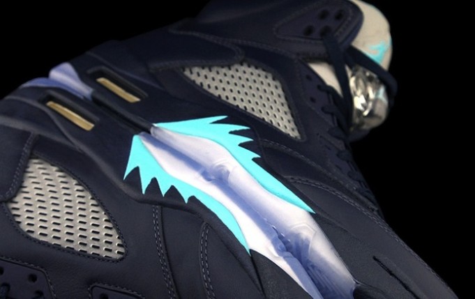 air-jordan-5-v-retro-midnight-navy-41-681x429