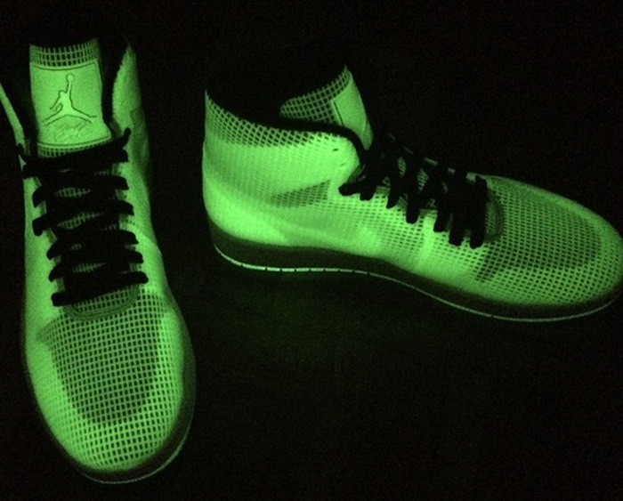 jordan-4lab1-glow-in-the-dark-1