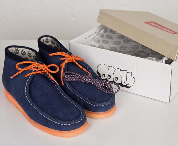 mf doom-clarks-wallabee-navy-orange_08