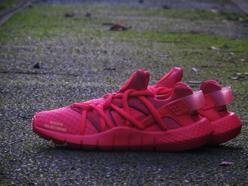 nike-air-huarache-2015-red.jpg_05_result