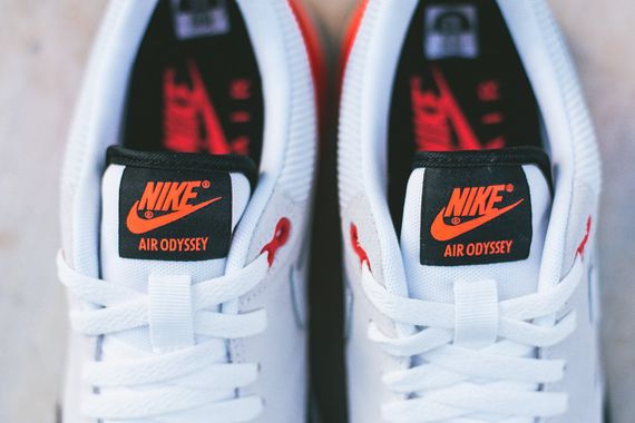 nike-air odyssey-black-gr-red_03