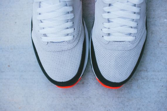 nike-air odyssey-black-gr-red_06