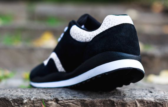nike-air safari-black-white-grey_06