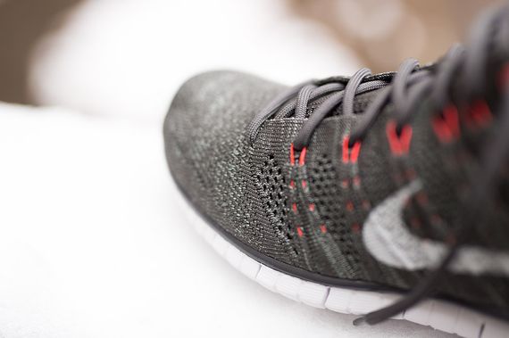 nike-free fyknit chukka-fog-crimson_03