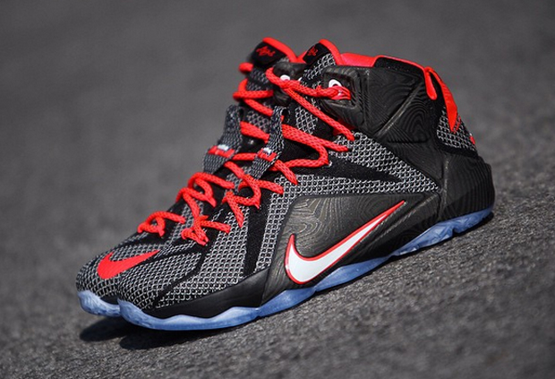 nike-lebron-12-court-vision