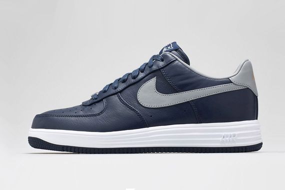 nike-patriots-lunar force 1