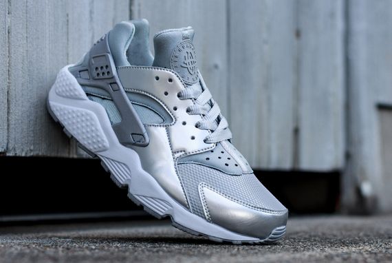 nike wmns-huarache-metallic silver_02