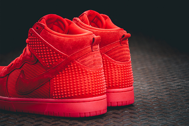 Nike-Dunk-CMFT-Premium-Light-Crimson-4th-of-July-3