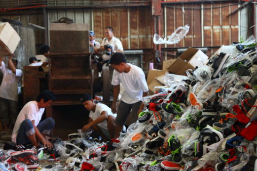 Customs2_022415