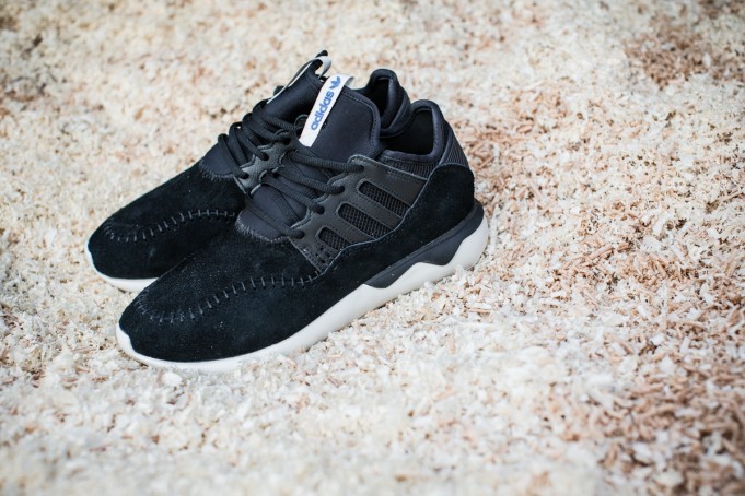 adidas-Tubular-Moc-Runner-Core-Black-681x454