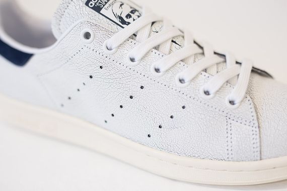 adidas-stan smith cracked leather-collegiate navy