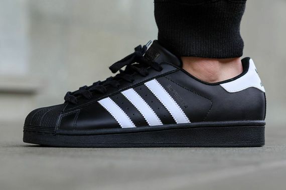 adidas-superstar-black-white_02