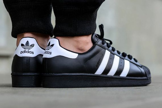 adidas-superstar-black-white_04