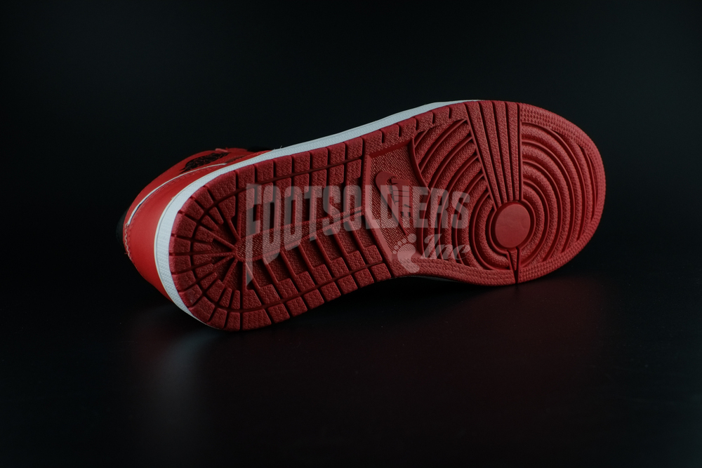 chicago-air-jordan-1-retro-high-og-4