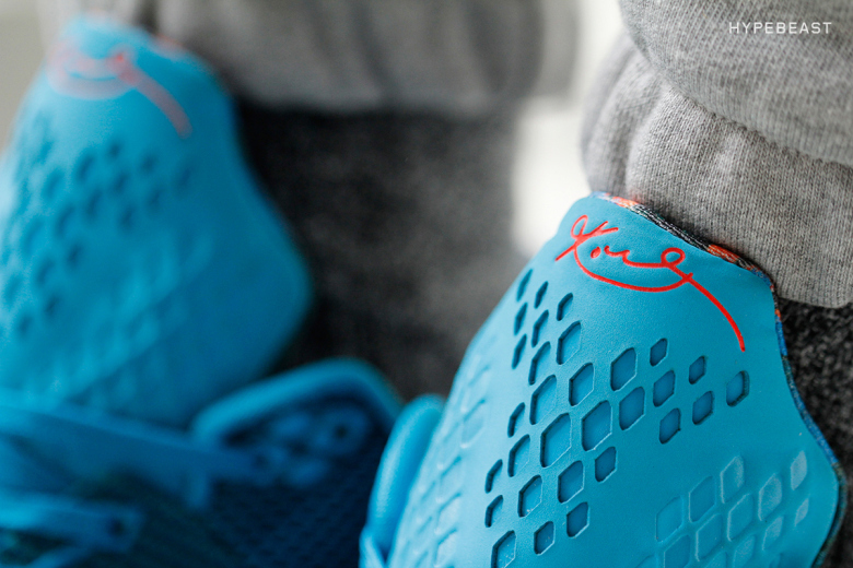 kobe-x-5-am-flight-on-feet-4