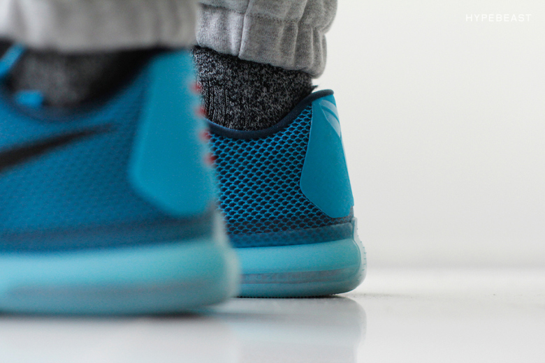 kobe-x-5-am-flight-on-feet-6