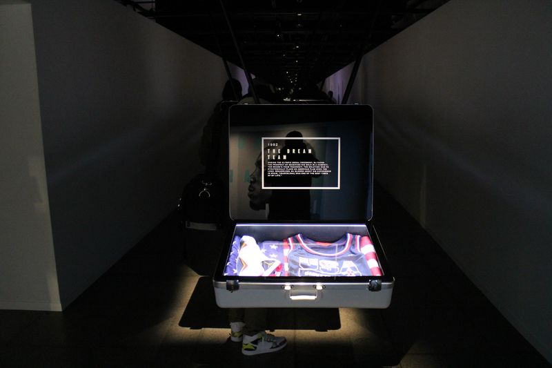 pearl-pavilion-air-jordan-michael-jordan-gallery_05_result