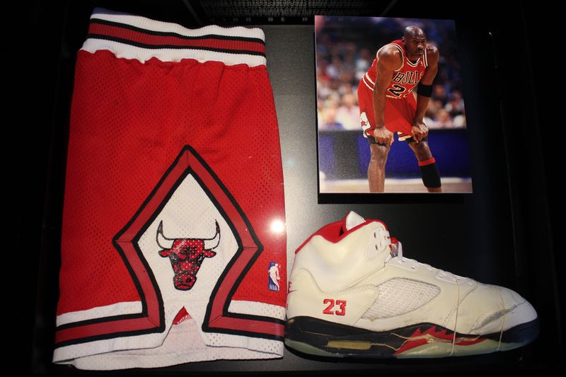 pearl-pavilion-air-jordan-michael-jordan-gallery_58_result