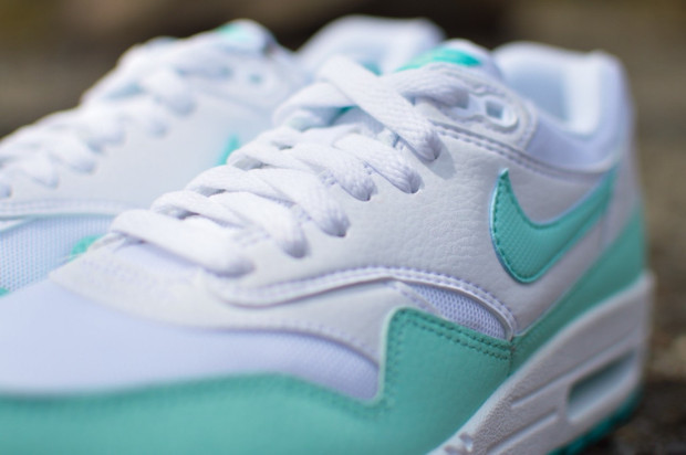 Nike-Womens-Air-Max-1-Artisan-Teal-1
