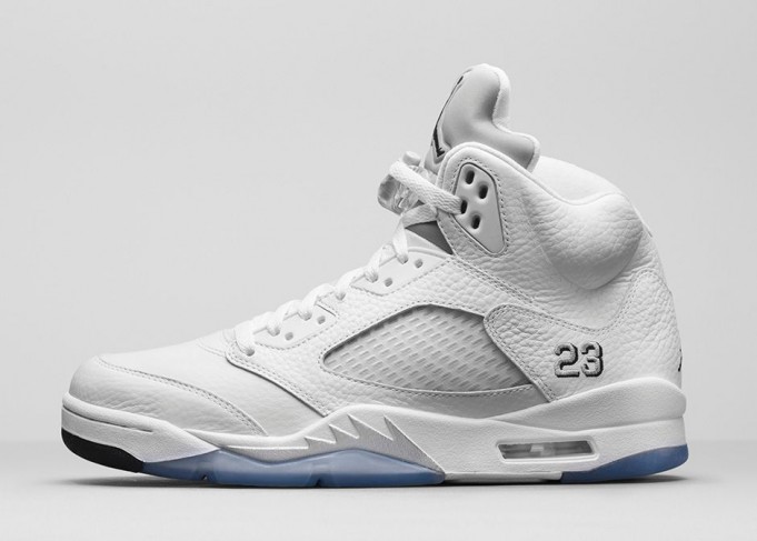air-jordan-5-retro-metallic-silver-681x487