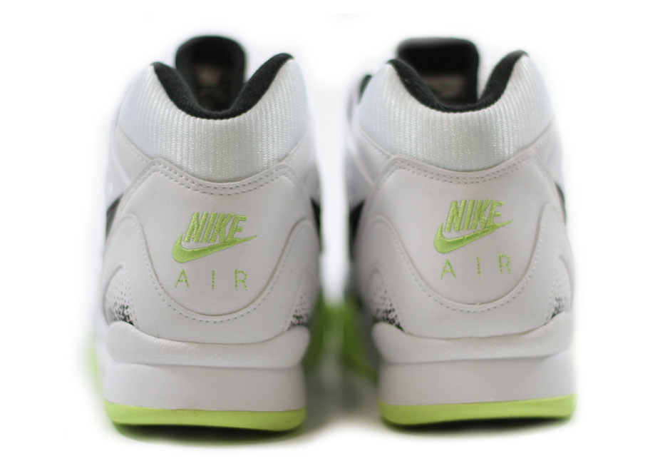 nike-air-tech-challenge-ii-white-black-liquid-lime-3