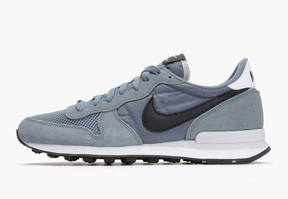 nike-internationalist-graphite blue
