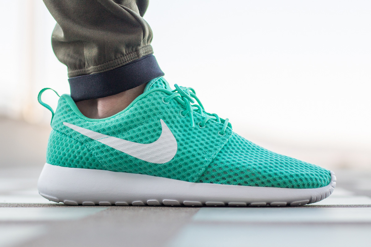 nike-roshe-run-breeze-calypso-green