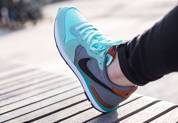 nike wmns-internationalist-artisan teal