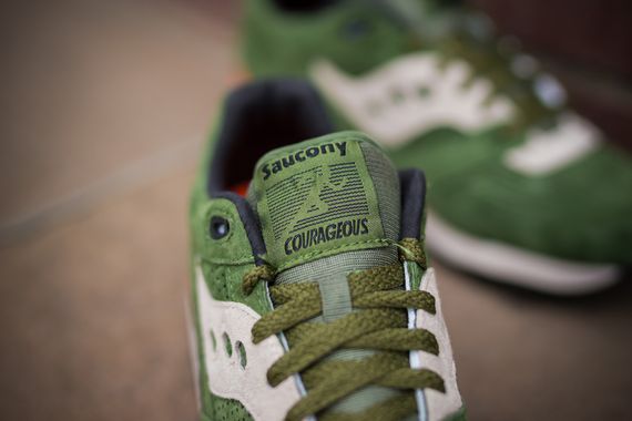 saucony-courageous-green-orange_02