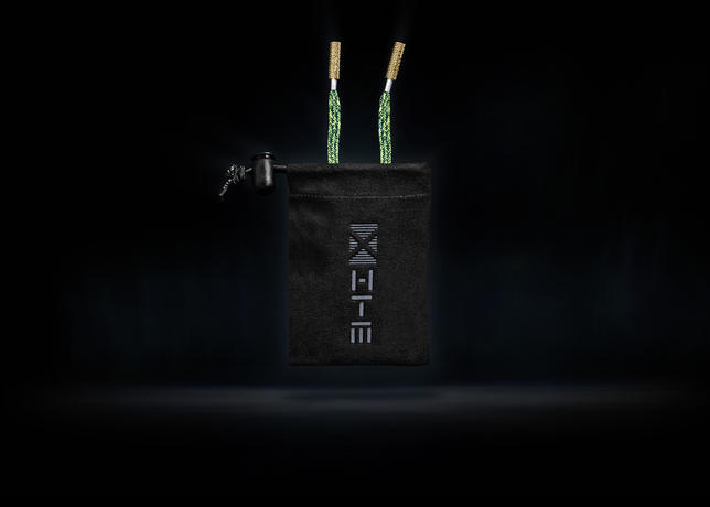 Kobe_X_HTM_BAG_LACES_goldtip_40390