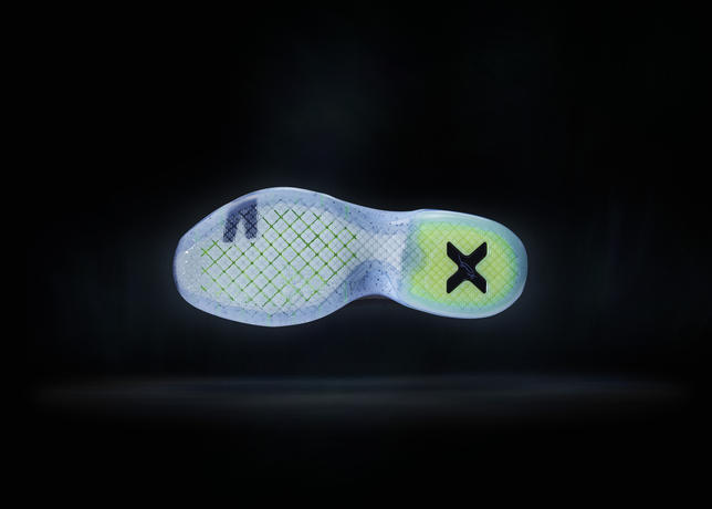 Kobe_X_HTM_blk_OUT_40396