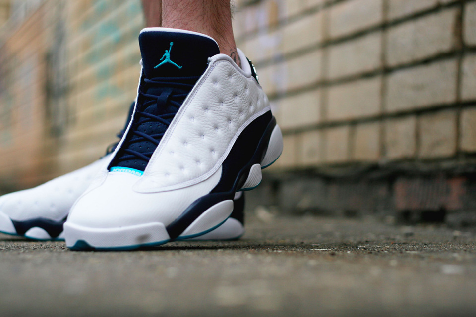 air-jordan-13-xiii-hornets-3