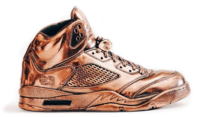 air-jordan-5-bronze-statue_result