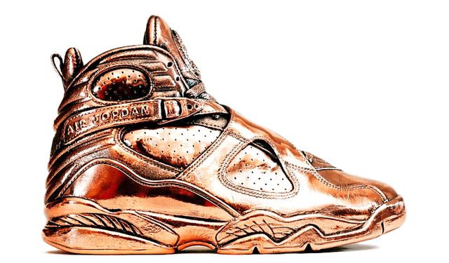air-jordan-8-bronze-statue_result