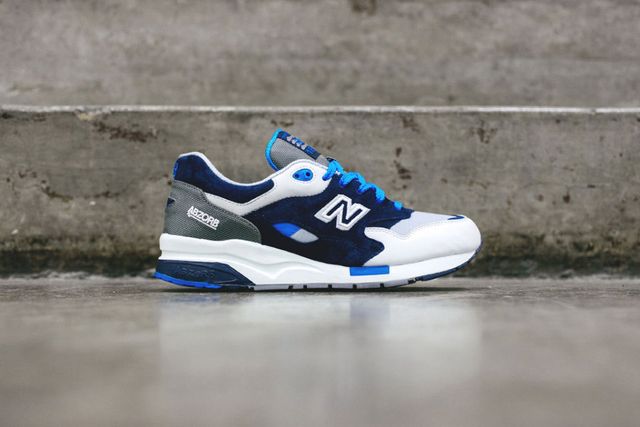 new balance-mecha