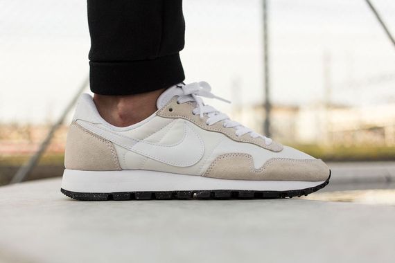 nike-air pegasus 83-summit white