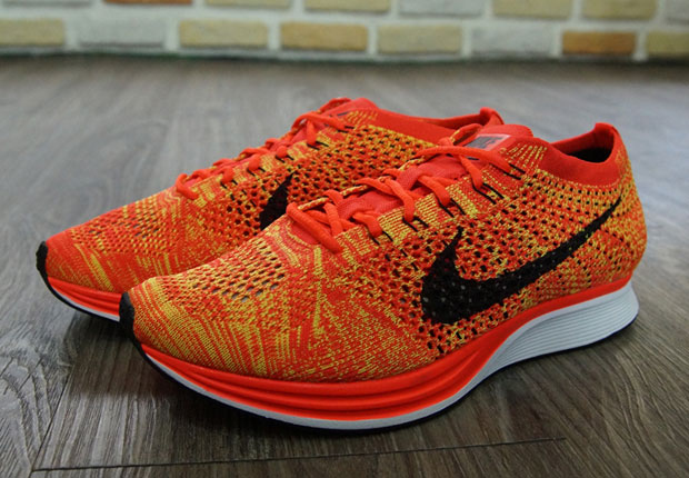 nike-flyknit-racer-bright-crimson-001