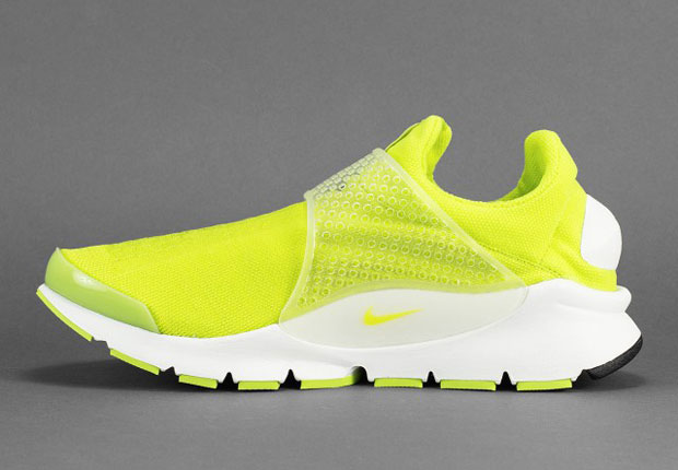 nike-sock-dart-volt-2