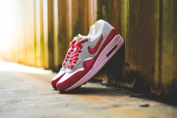 nike wmns-air max 1 vintage-red