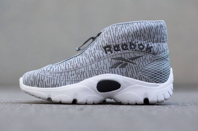 reebok-shroud-flat grey