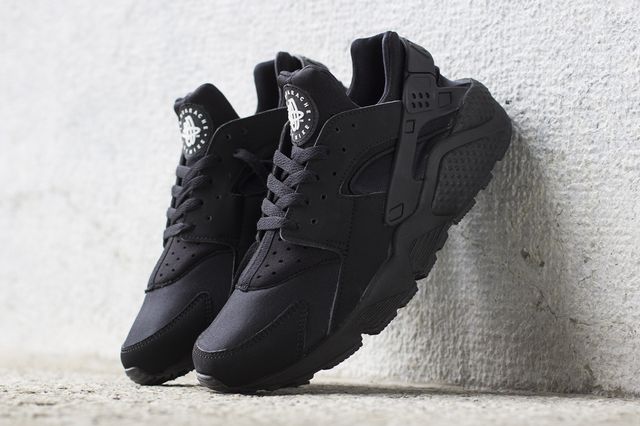 nike-air huarache-black