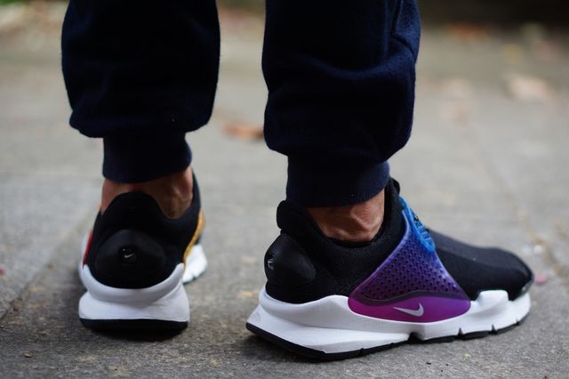 nike-sock dart-betrue on foot_03