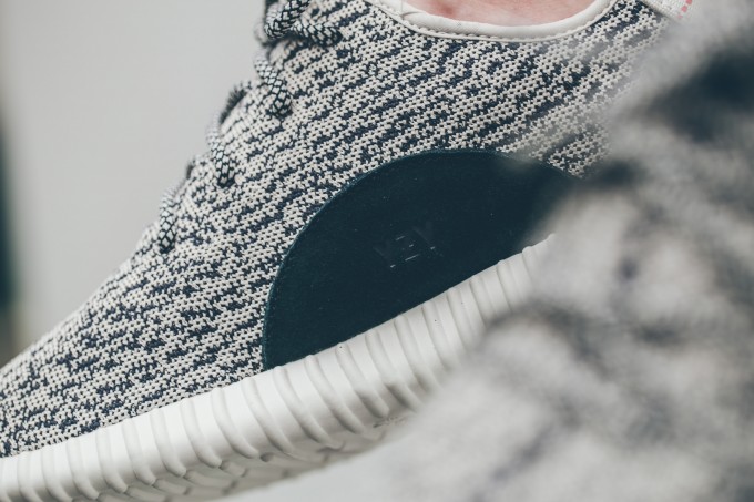 Adidas_Yeezy_Boost_350_Solebox_Onfeet_Pics_Berlin-15-von-15-680x453