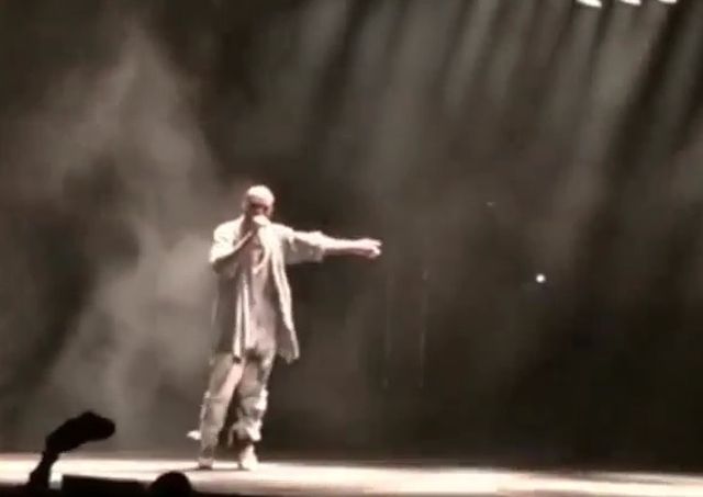 kanye-yeezy 750 fan concert_result