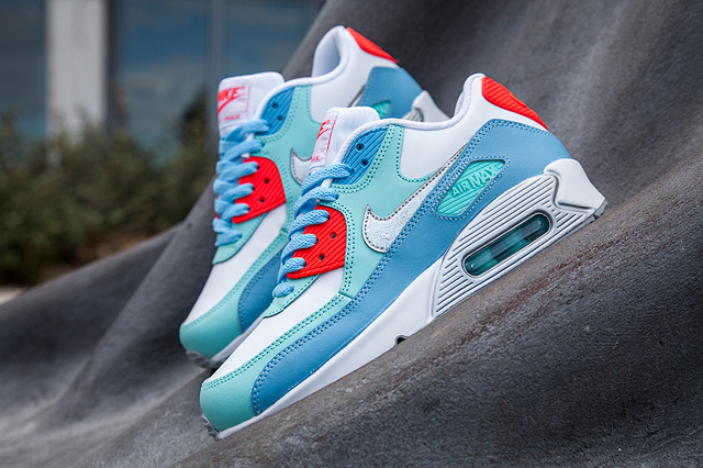 nike-am90-lakeside-blue-bumper-1