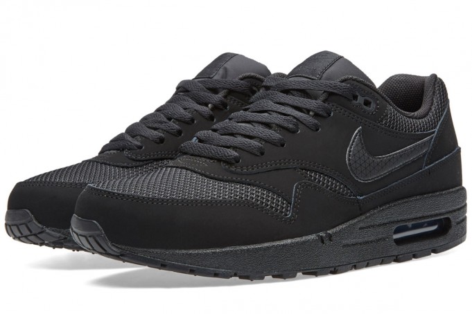 Nike-Air-Max-1-Essential-Black-681x454