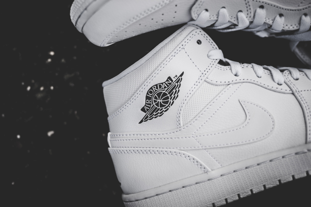 air-jordan-1-essentials-bumper-4