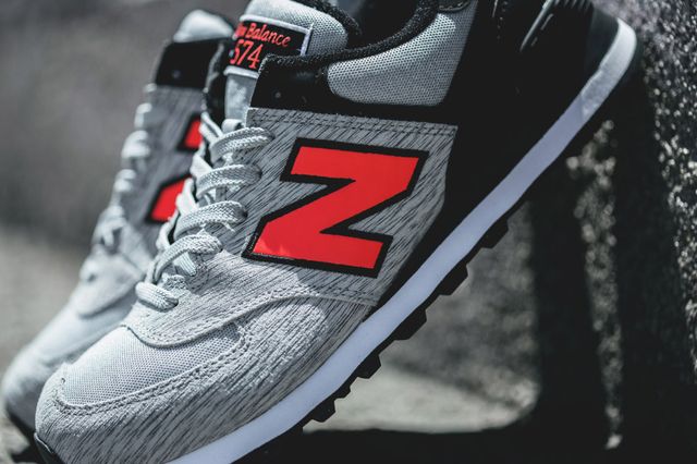 new balance-574-grey-black-orange_02